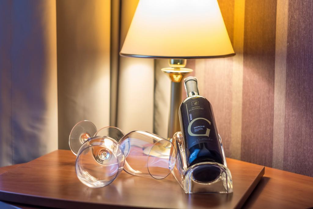 Hotel Europejski Ныса Номер фото