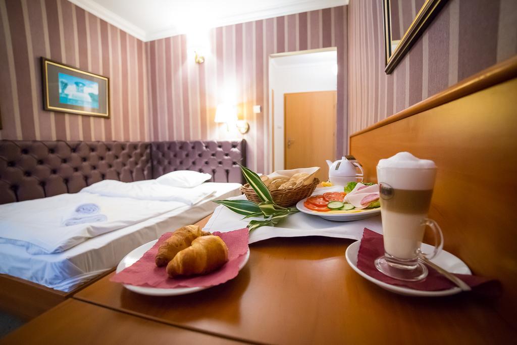 Hotel Europejski Ныса Номер фото