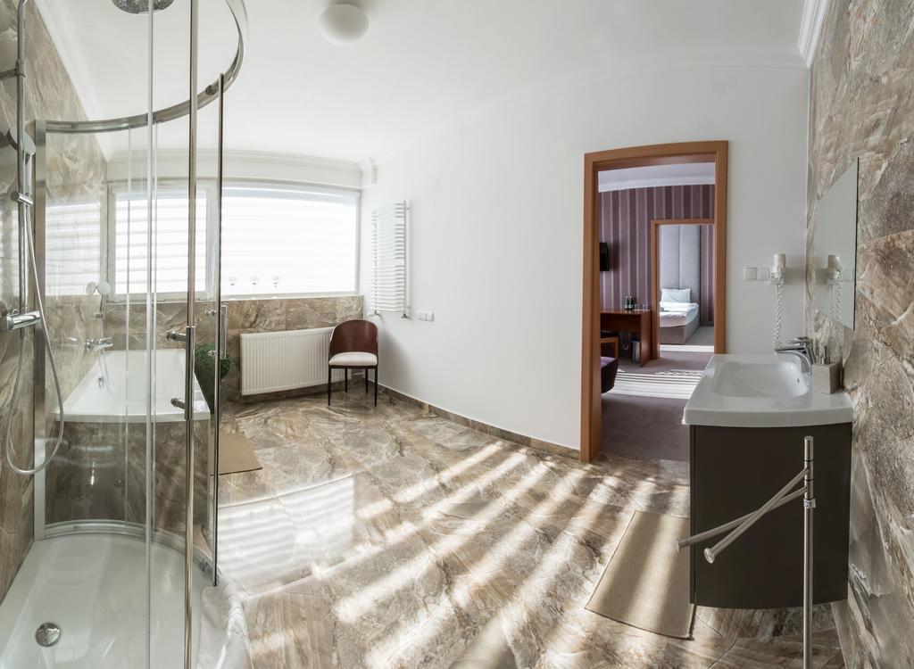 Hotel Europejski Ныса Экстерьер фото