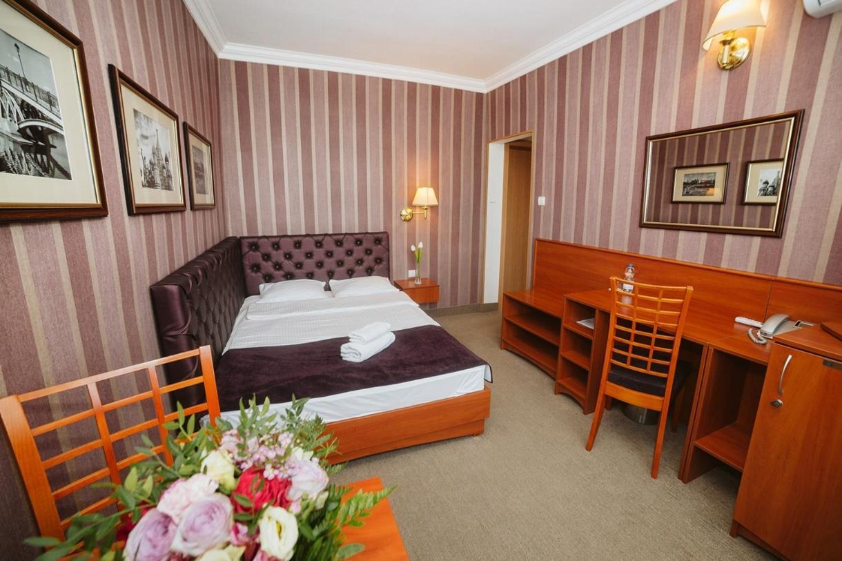 Hotel Europejski Ныса Экстерьер фото